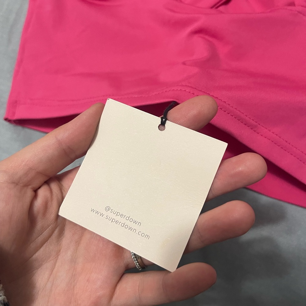 Superdown Vibrant Pink Top - Picture 6 of 6